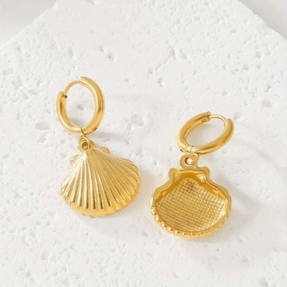 Cora Clam Earings