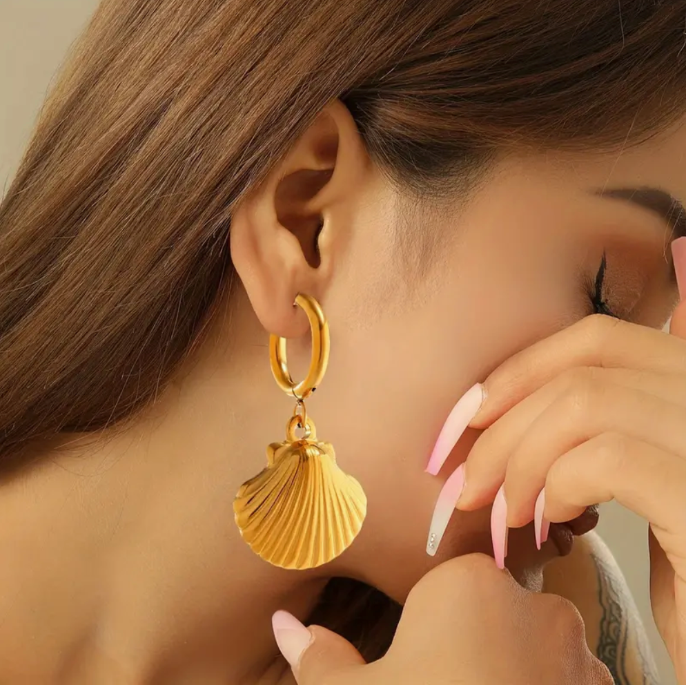 Cora Clam Earings